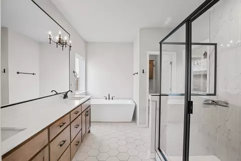 Bath - 7121 E Queens St, Broken Arrow, OK 74014 photo 1 of 8