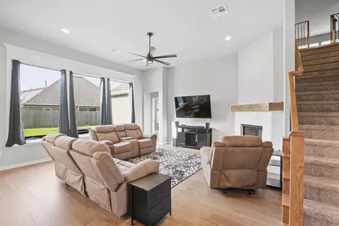 Living - 7121 E Queens St, Broken Arrow, OK 74014 photo 1 of 5