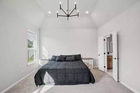 Bedroom - 7121 E Queens St, Broken Arrow, OK 74014 photo 2 of 7