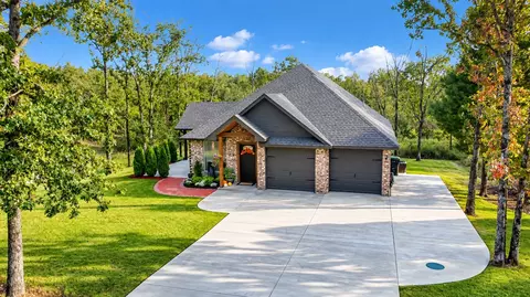 494 Ridgewood Cir, Tahlequah, OK 74464
