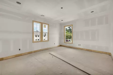 Bedroom - 315 E Broadway Ave, Broken Arrow, OK 74012 photo 1 of 4