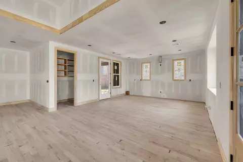 Living - 315 E Broadway Ave, Broken Arrow, OK 74012 photo 4 of 6