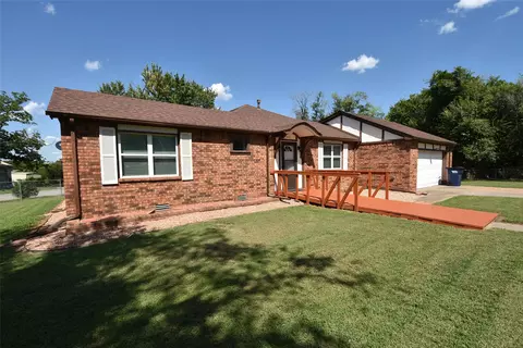 1612 Foster Ave, Seminole, OK 74868