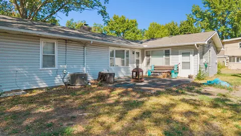 Exterior - 1405 Willow Rd, Pryor, OK 74361 photo 5 of 6