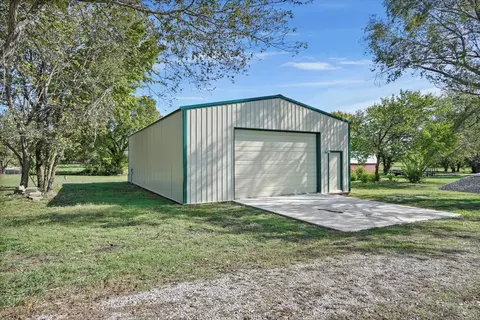 8730 E 136th St N, Collinsville, OK 74021