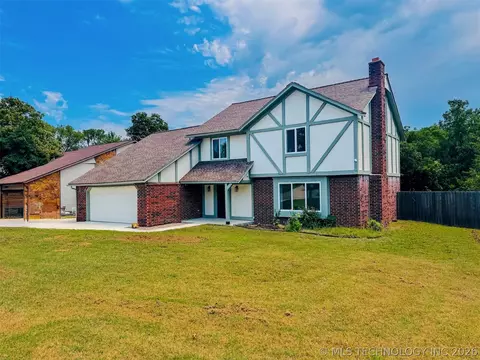 2502 W Driftwood Dr, Claremore, OK 74017
