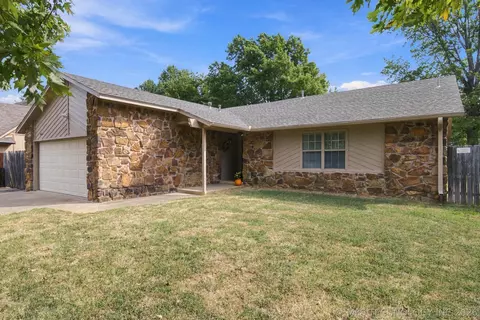 9611 N 107th East Pl, Owasso, OK 74055