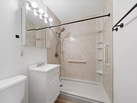 Bath - 511 E Duncan St, Jenks, OK 74037 photo 2 of 2