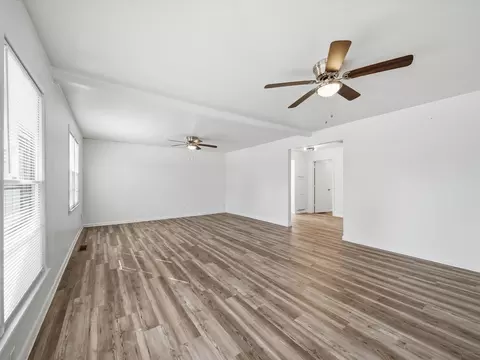 Living - 511 E Duncan St, Jenks, OK 74037 photo 1 of 4