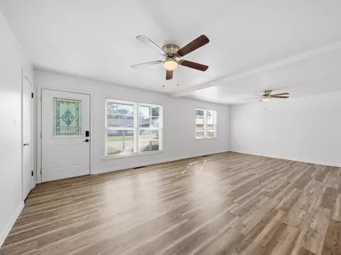 Living - 511 E Duncan St, Jenks, OK 74037 photo 2 of 4