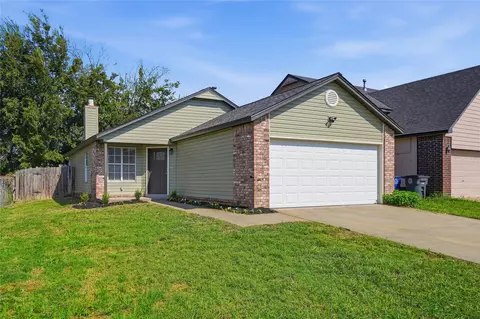 5715 Vancouver Pl, Tulsa, OK 74107