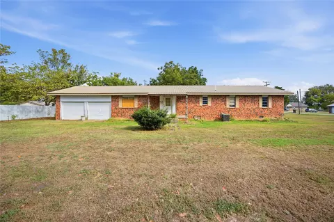 Exterior - 120 J C Watts, Eufaula, OK 74432 photo 2 of 4