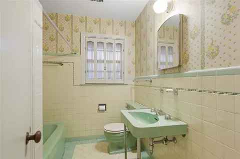 Bath - 2261 E 37th St, Tulsa, OK 74105 photo 1 of 4