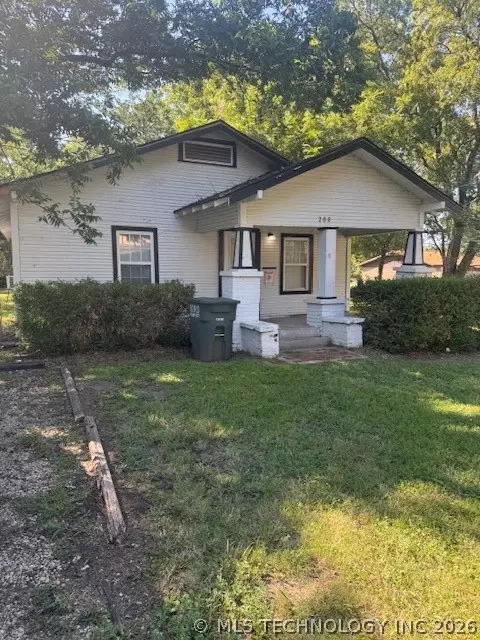 200 S 12th Ave, Madill, OK 73446