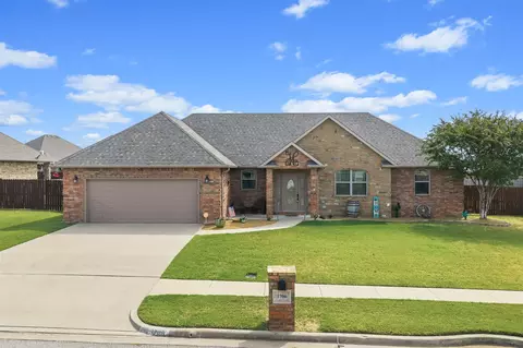 1706 Lisa Ln, Ardmore, OK 73401