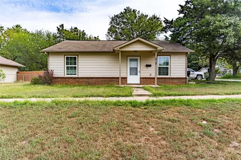 217 S Oak St, Bristow, OK 74010