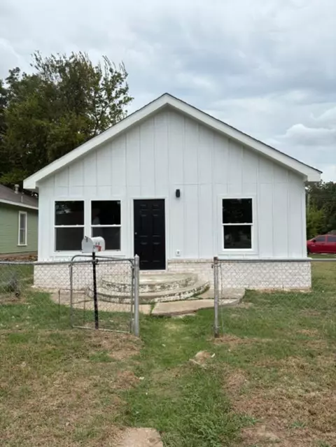 719 S Muskogee St, Sapulpa, OK 74066