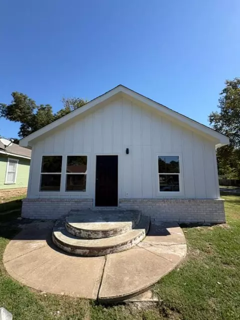 719 S Muskogee St, Sapulpa, OK 74066