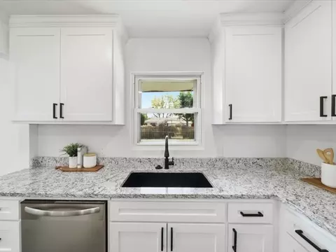 Kitchen - 9148 E Latimer Pl N, Tulsa, OK 74115 photo 3 of 4