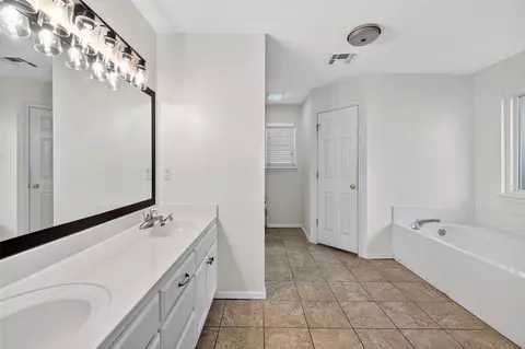 Bath - 19733 E 45th St S, Broken Arrow, OK 74014 photo 1 of 4
