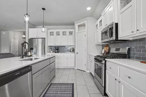 Kitchen - 750 E 139th Pl, Glenpool, OK 74033 photo 4 of 8