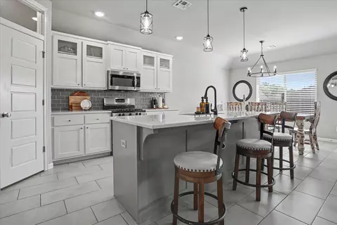 Kitchen - 750 E 139th Pl, Glenpool, OK 74033 photo 1 of 8