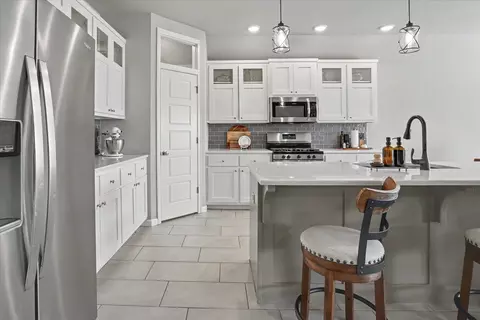 Kitchen - 750 E 139th Pl, Glenpool, OK 74033 photo 6 of 8