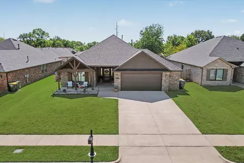 Exterior - 750 E 139th Pl, Glenpool, OK 74033 photo 6 of 9