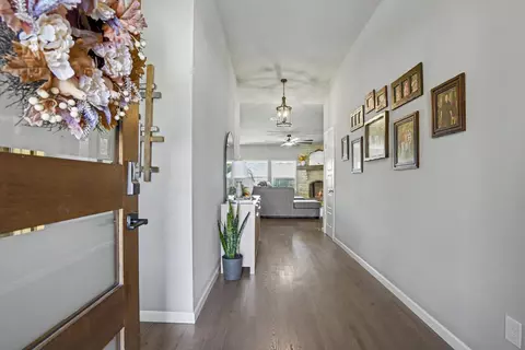 Entry Way - 750 E 139th Pl, Glenpool, OK 74033 photo 2 of 4