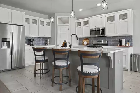 Kitchen - 750 E 139th Pl, Glenpool, OK 74033 photo 3 of 8