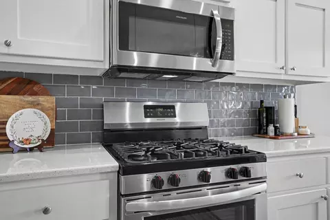Kitchen - 750 E 139th Pl, Glenpool, OK 74033 photo 7 of 8