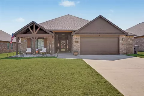 Exterior - 750 E 139th Pl, Glenpool, OK 74033 photo 4 of 9