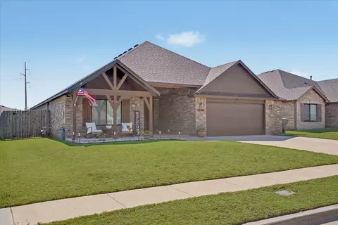 Exterior - 750 E 139th Pl, Glenpool, OK 74033 photo 5 of 9
