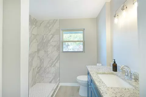 Bath - 11604 E 35th St, Tulsa, OK 74146 photo 1 of 2
