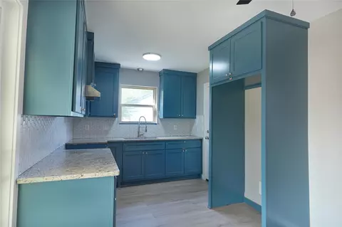 Kitchen - 11604 E 35th St, Tulsa, OK 74146 photo 3 of 3