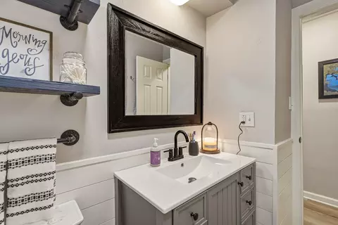 Bath - 905 Charles Dr, Ada, OK 74820 photo 3 of 4