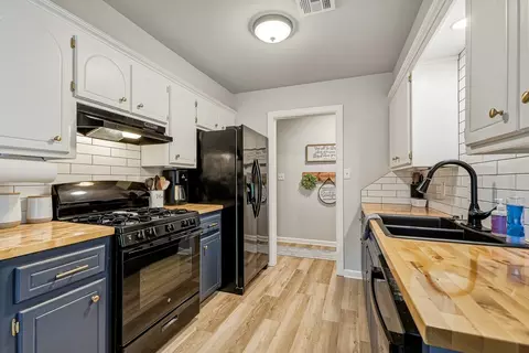Kitchen - 905 Charles Dr, Ada, OK 74820 photo 1 of 5
