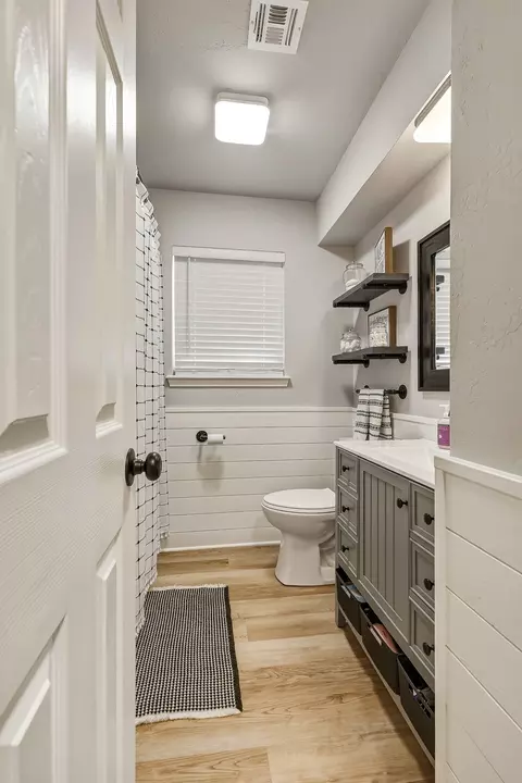 Bath - 905 Charles Dr, Ada, OK 74820 photo 1 of 4