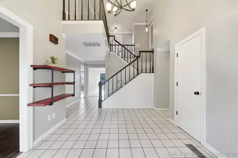Entry Way - 7316 E 85th St, Tulsa, OK 74133 photo 2 of 8