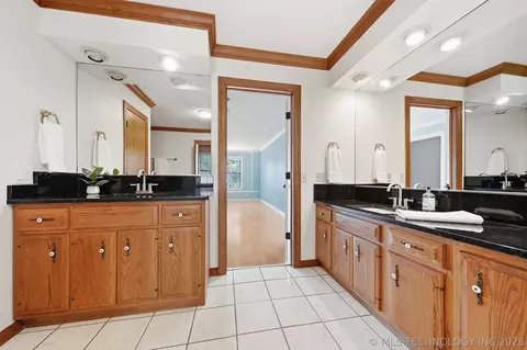 Bath - 7316 E 85th St, Tulsa, OK 74133 photo 3 of 4