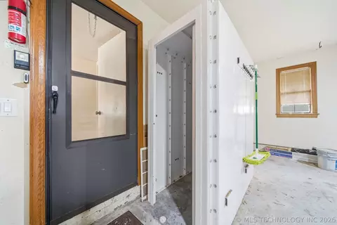 Entry Way - 7316 E 85th St, Tulsa, OK 74133 photo 8 of 8