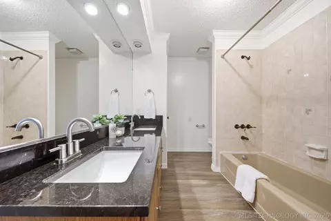 Bath - 7316 E 85th St, Tulsa, OK 74133 photo 4 of 4