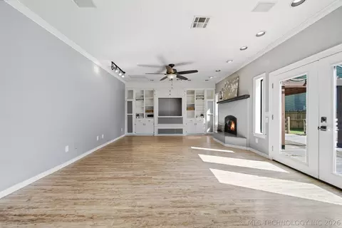 Living - 7316 E 85th St, Tulsa, OK 74133 photo 5 of 13