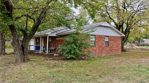 Exterior - 602 NW 4th St, Checotah, OK 74426 photo 8 of 10