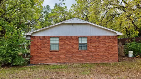 Exterior - 602 NW 4th St, Checotah, OK 74426 photo 7 of 10