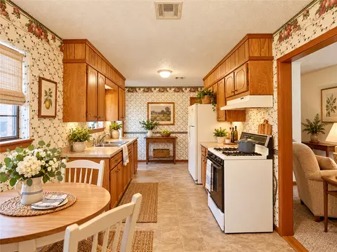 Kitchen - 602 NW 4th St, Checotah, OK 74426 photo 1 of 2