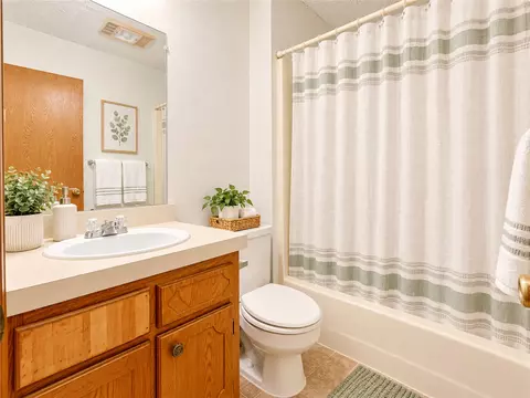 Bath - 602 NW 4th St, Checotah, OK 74426 photo 2 of 2