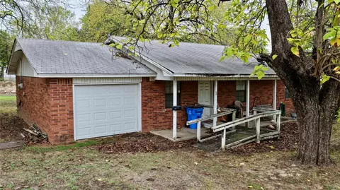 Exterior - 602 NW 4th St, Checotah, OK 74426 photo 3 of 10