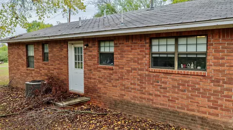 Exterior - 602 NW 4th St, Checotah, OK 74426 photo 6 of 10