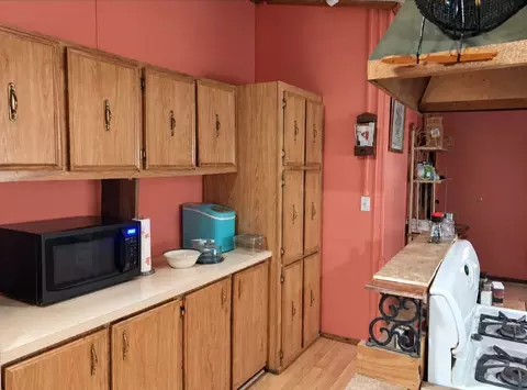 Kitchen - 215 Dozer Bnd, Eufaula, OK 74432 photo 2 of 4
